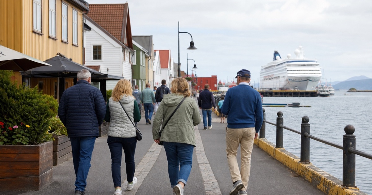 The Hands-Free Port-Day Edit: Bags, Shoes and Layers for Shore Excursions